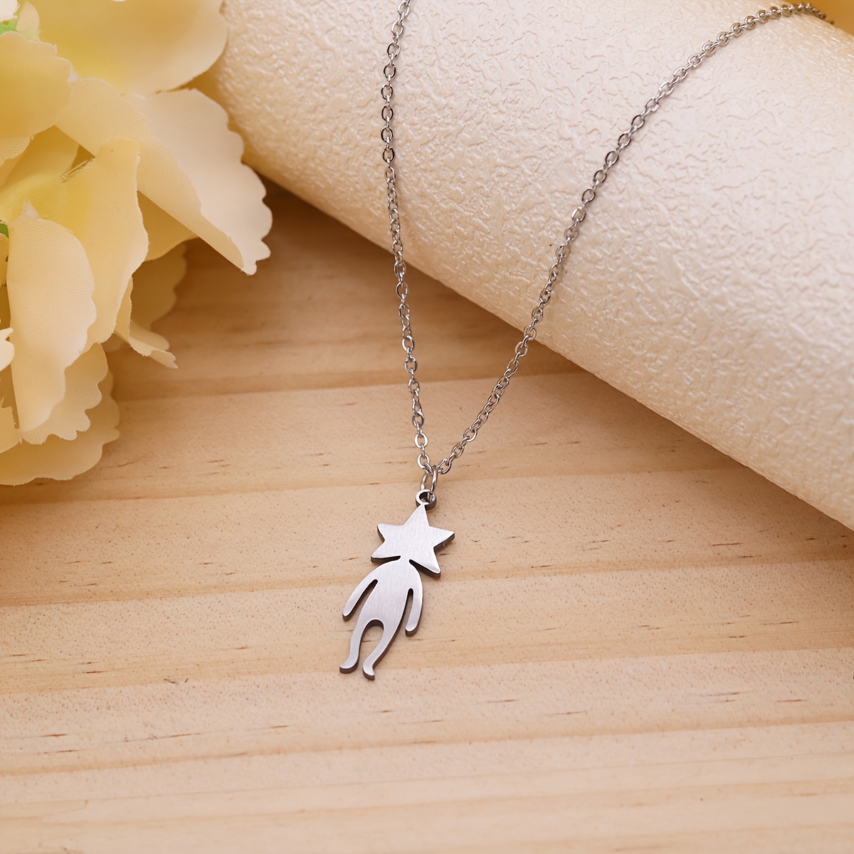 Minimalist Cartoon Star Pendant Necklace
